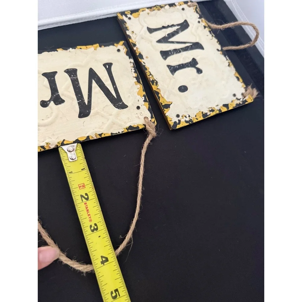 Mr & Mrs Metal Hanging bathroom Signs‎ Set Shabby Chic Rustic Wedding Photo Prop